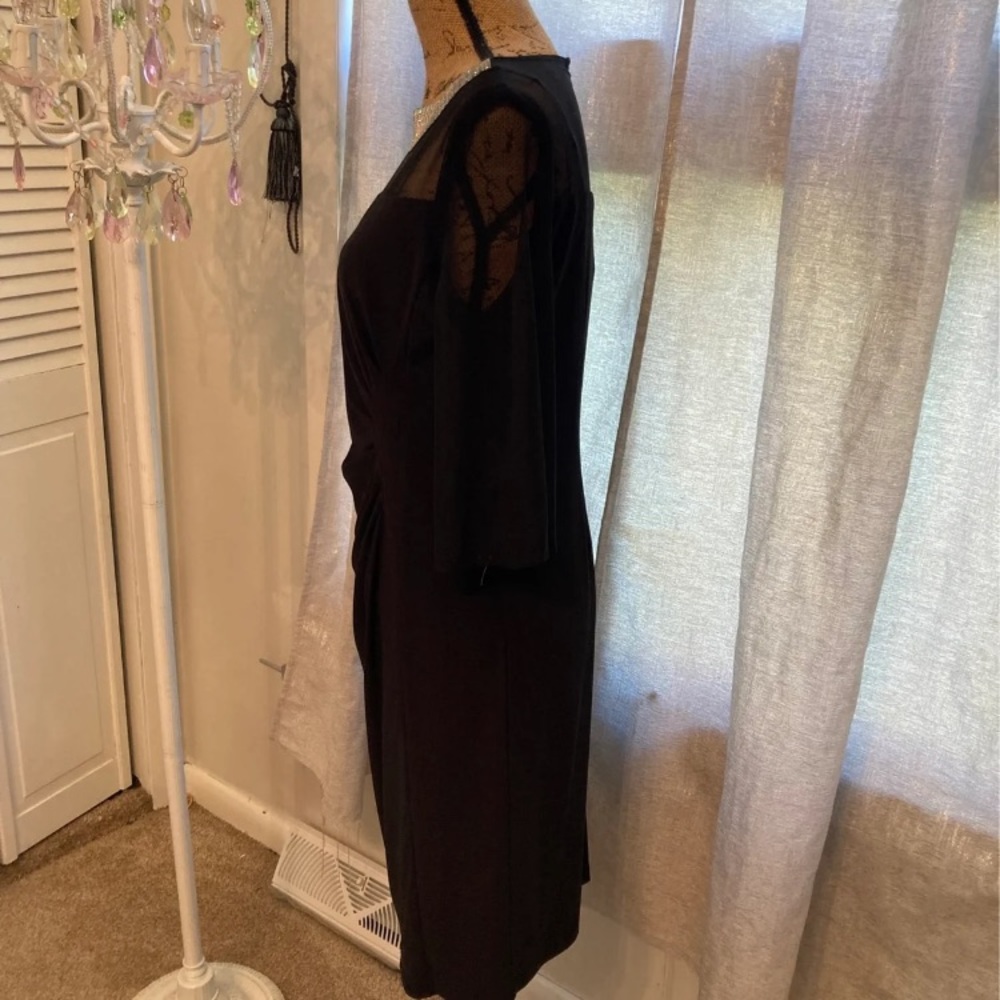 Dress - Picture 6 of 7
